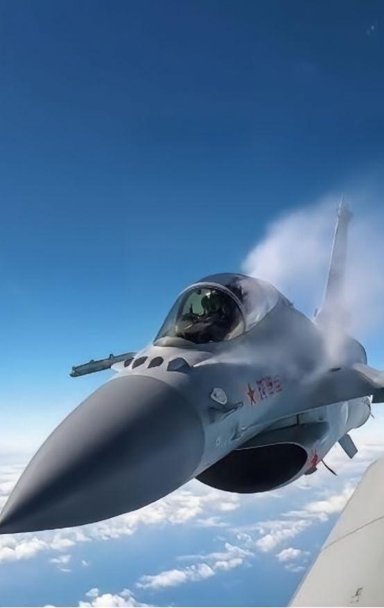 现在终于搞明白了，歼10C之所以在国际市场上不吃香，是因为它根本不是一架单纯的战