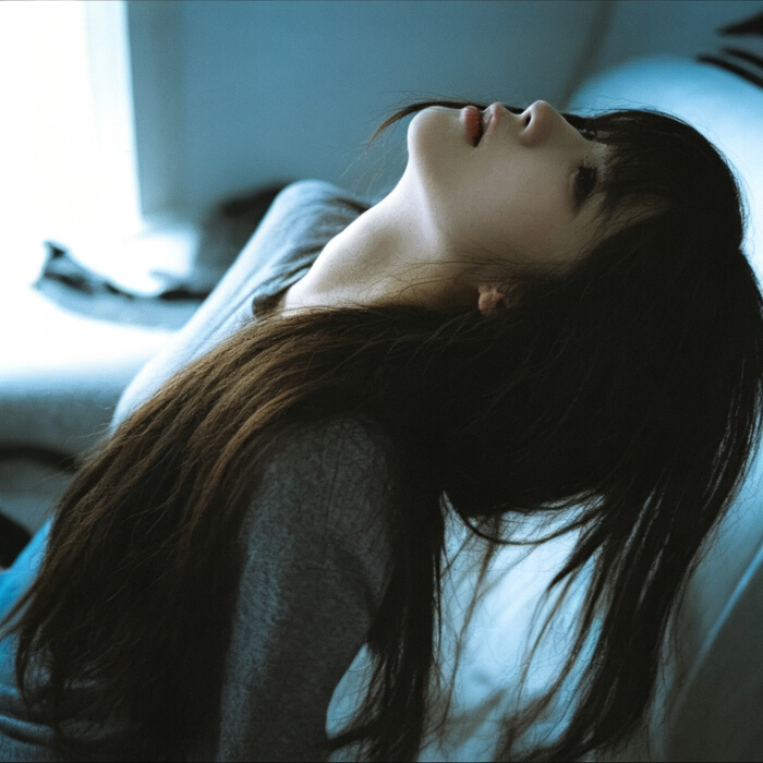 女生头像  我奉上真心 只願得到真挚的繆斯 