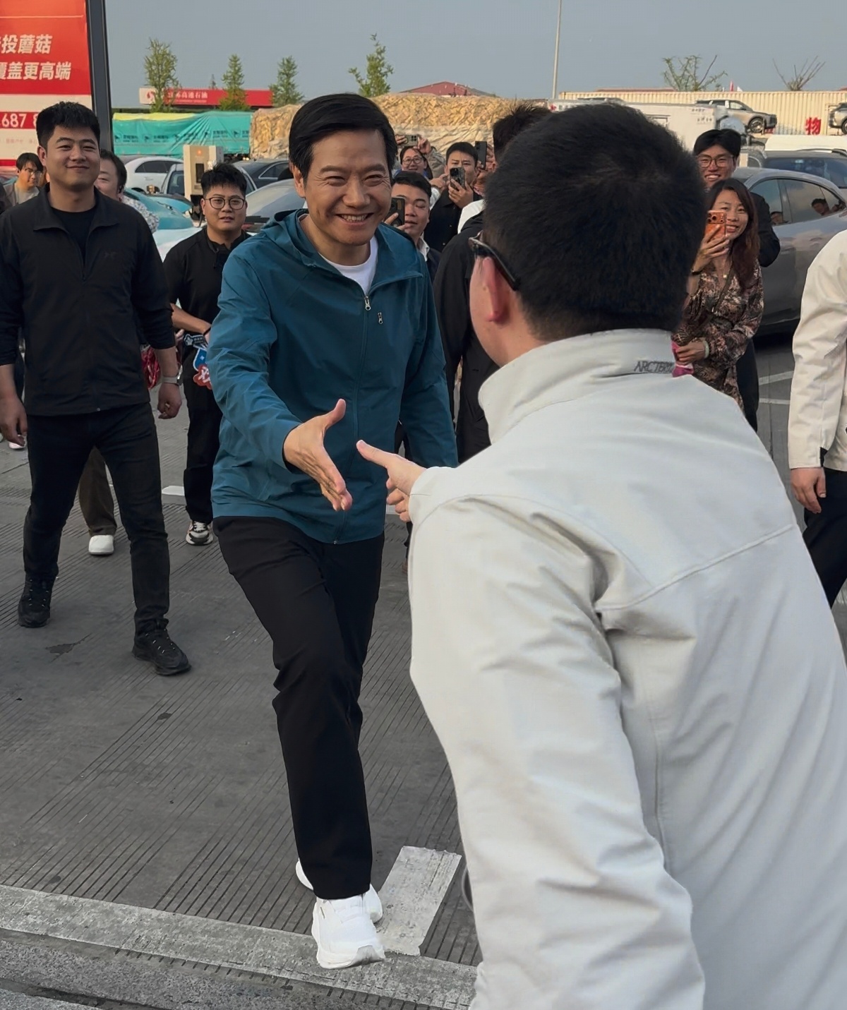 开心到现在了（雷总一眼就认出我了） 