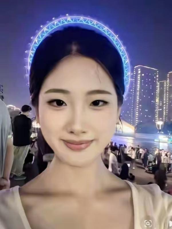 天津土著都懵了！天津之眼还藏着神仙拍照机位，外地小姐姐专门来打卡当公主。

我一