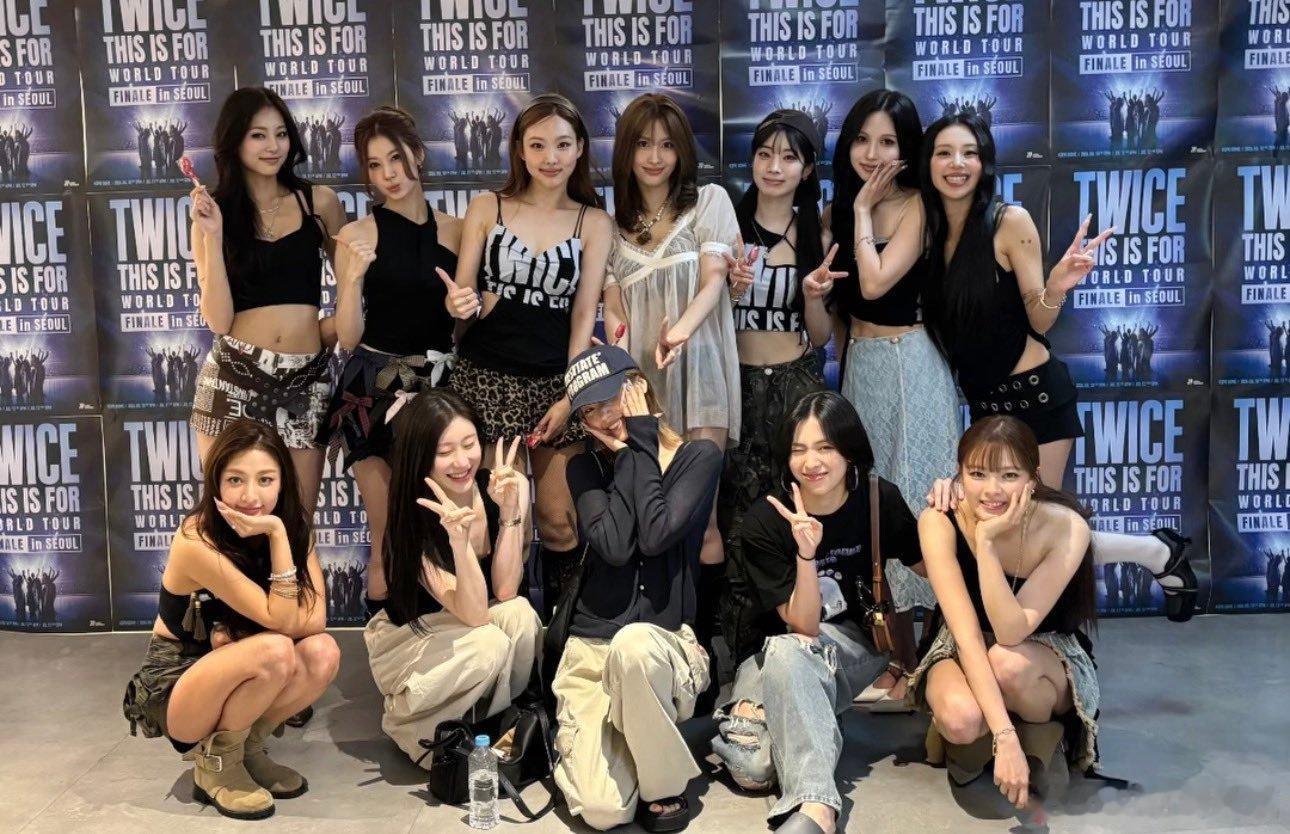 瓶女ITZY×TWICE久违的合照KPOP一夏再次重逢的KPOP