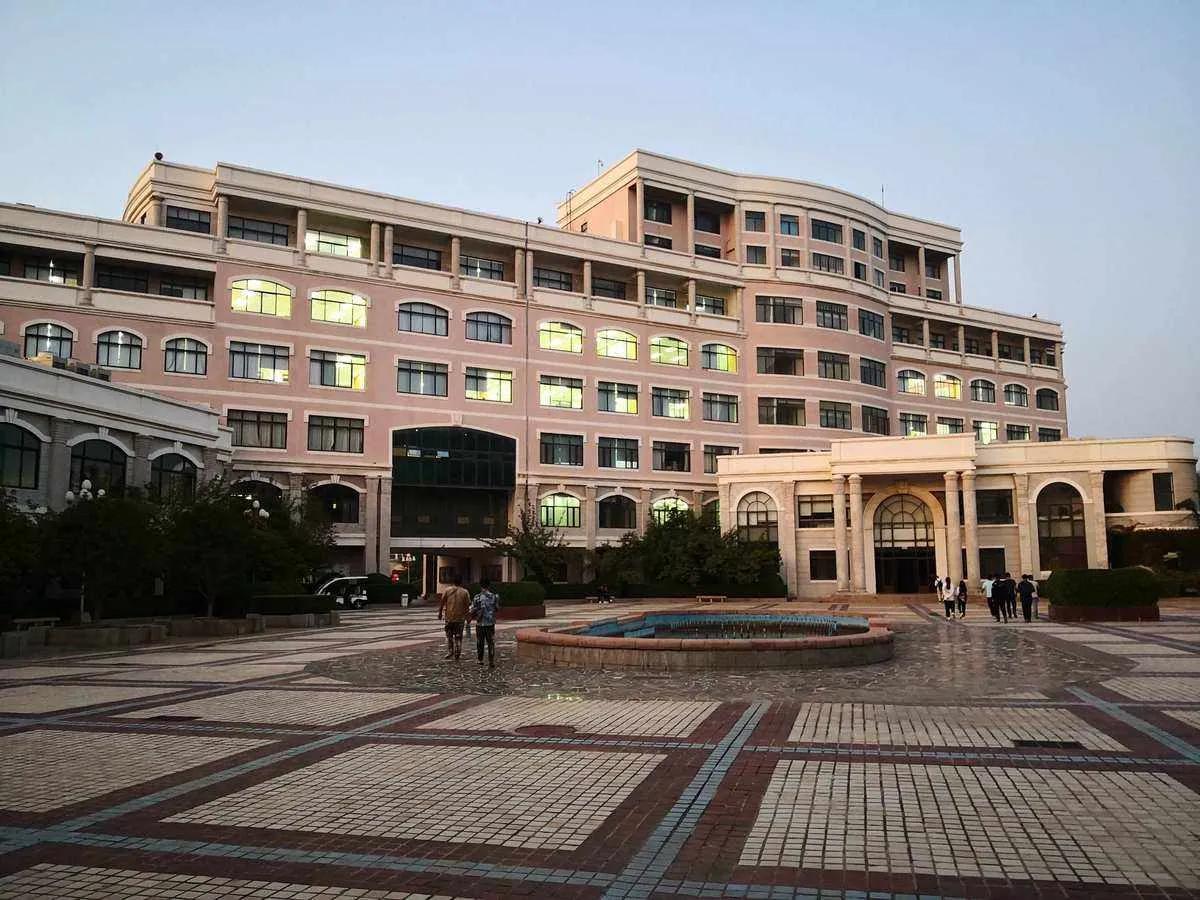 打算专升本，提前清楚这9个问题
1、专升本、专插本、专接本、专转本、它们区别到底