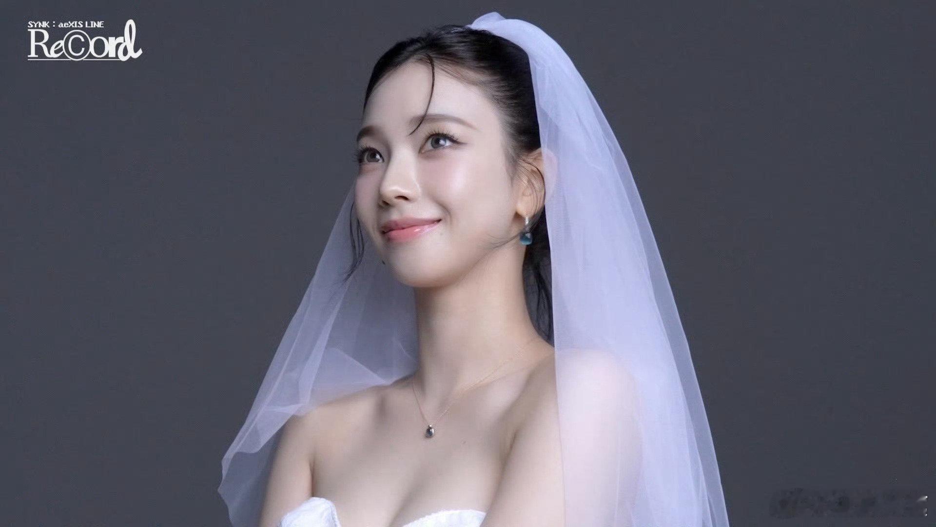 柳智敏婚纱柳智敏穿婚纱拍演唱会VCR 柳智敏穿婚纱拍演唱会VCR ​，如何呢？(