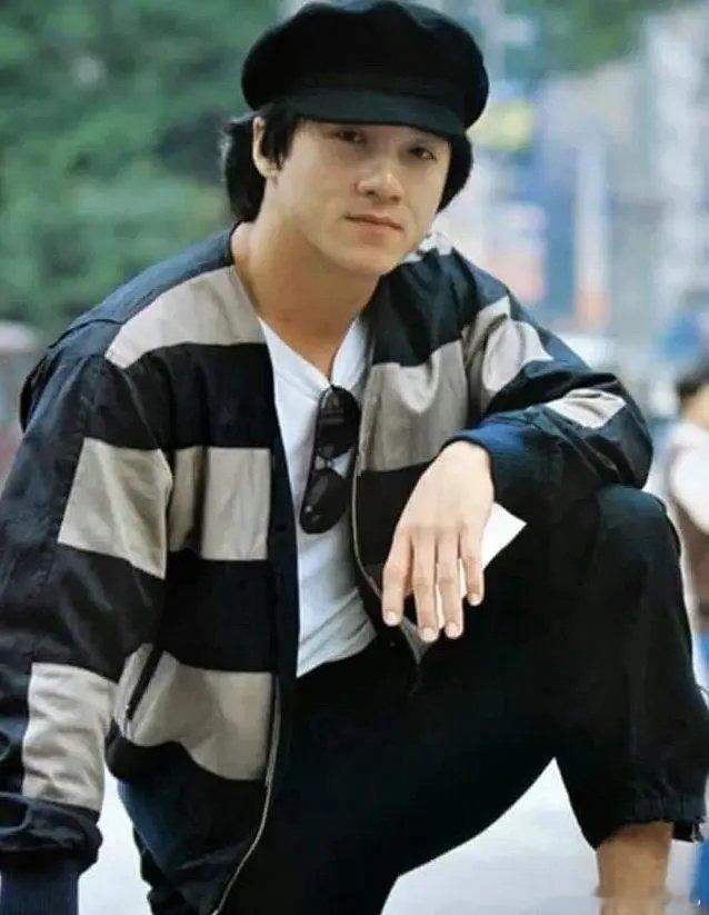 成龙，林青霞年轻时候的照片 ​​​