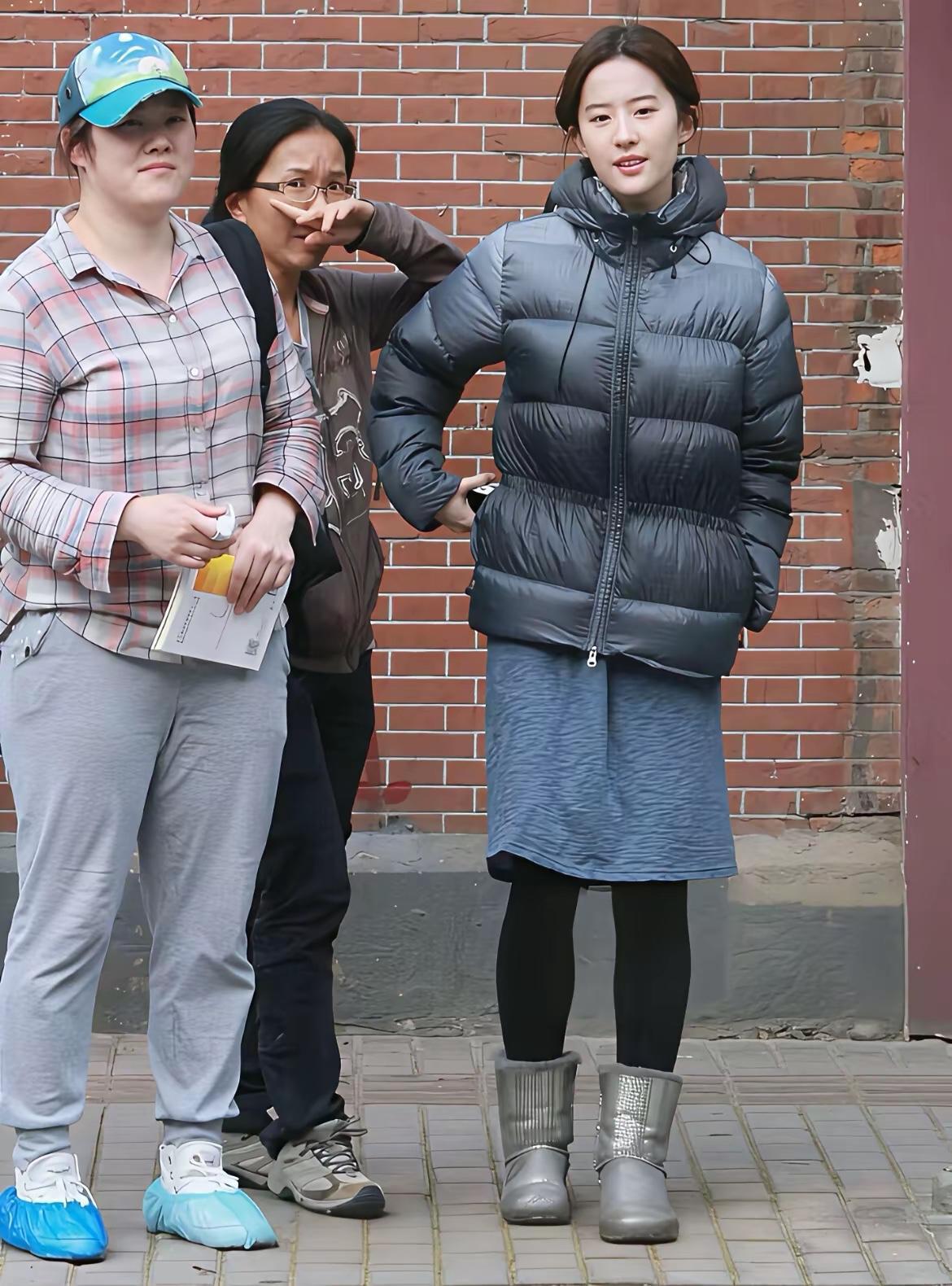 年轻时候的刘亦菲好清纯，皮肤也白