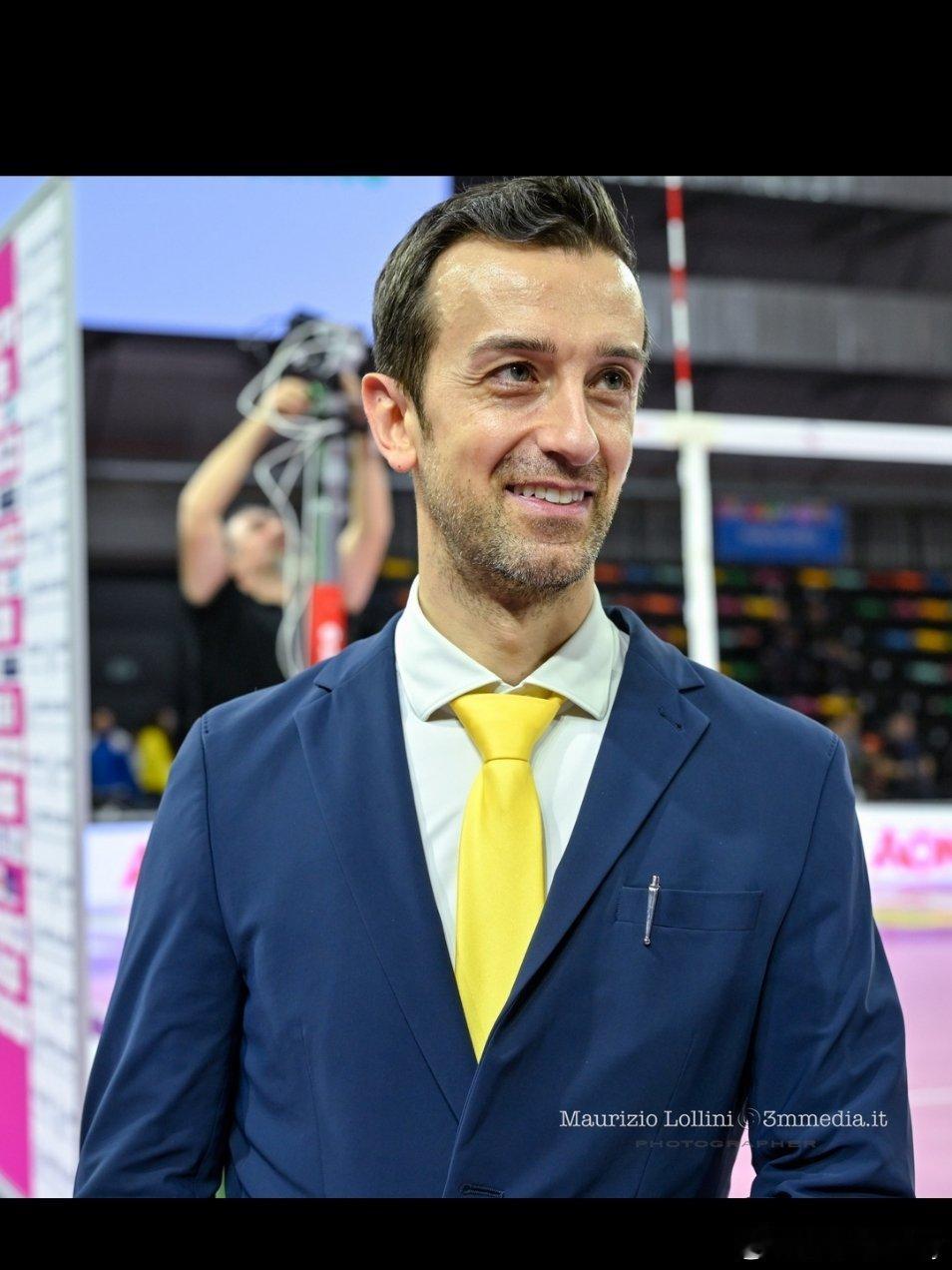 桑塔雷利谈今夜对阵泽伦体育：我们正处在赛季激动人心的阶段：赛程上每三天就有一场高