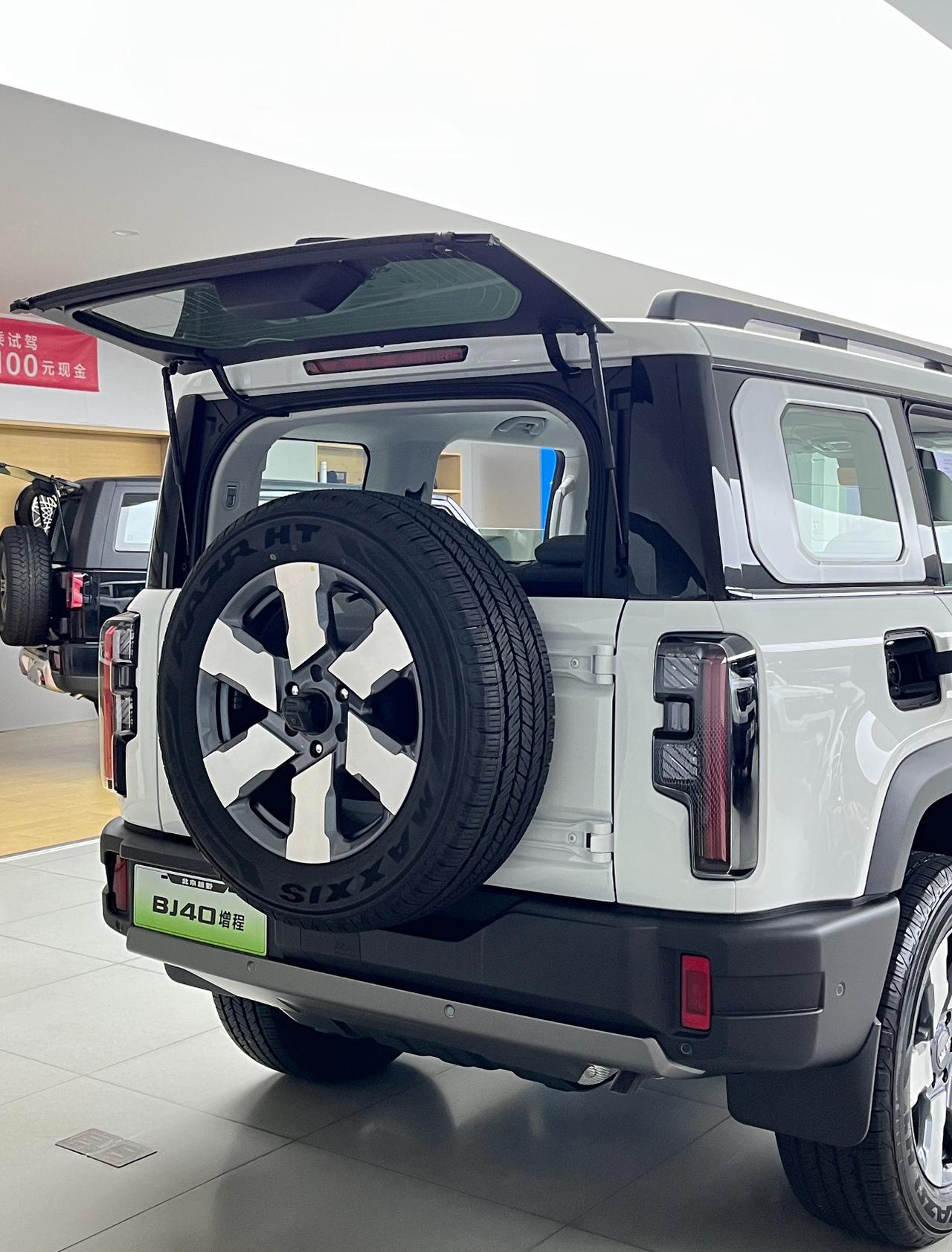 作为越野爱好者的我，真的很期待BJ40增程版的到来，硬派SUV加增程，本来就是“