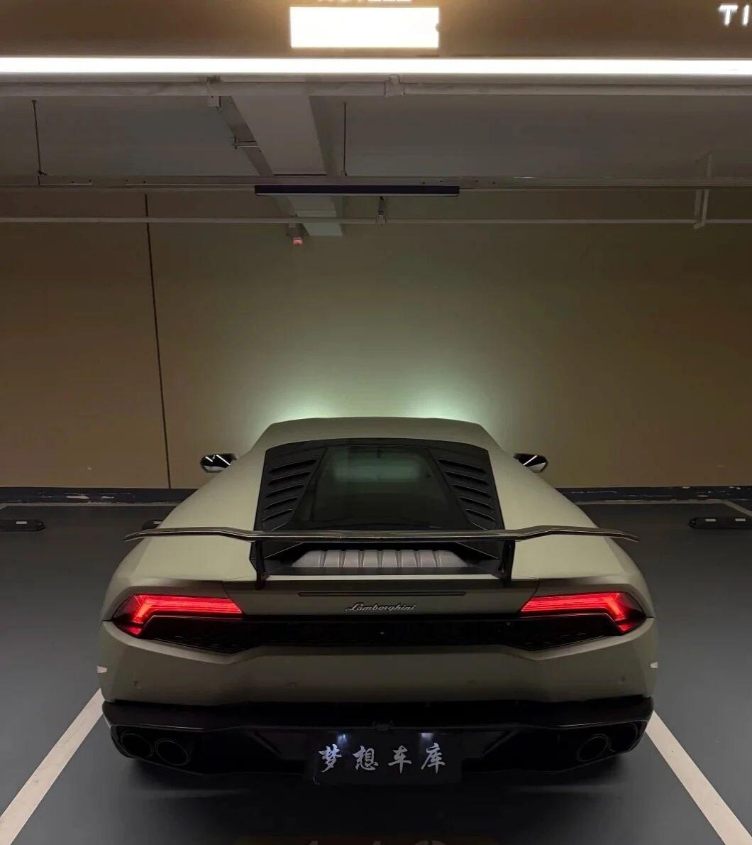 暗夜绿武士！Huracán LP610-4 地下车库炸场这台兰博基尼 Hurac