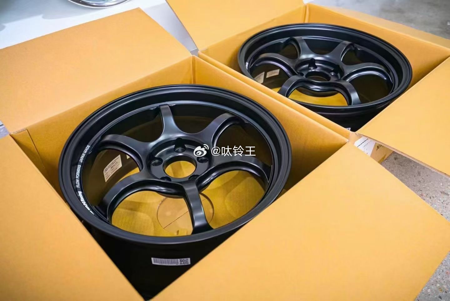 横滨ADVAN RG-D2 RGD2 SGBR18寸  8.5J  ET42  