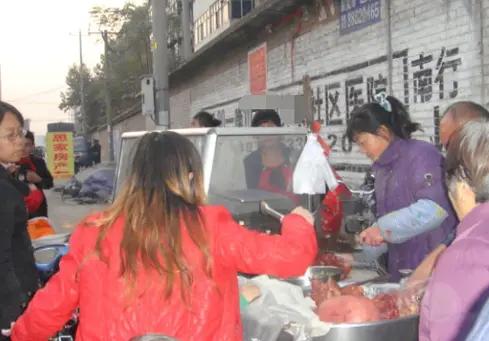 97年，女友嫌弃我是卖卤肉的，选择和我分手，几年后她后悔找我复合，我却早已收获幸