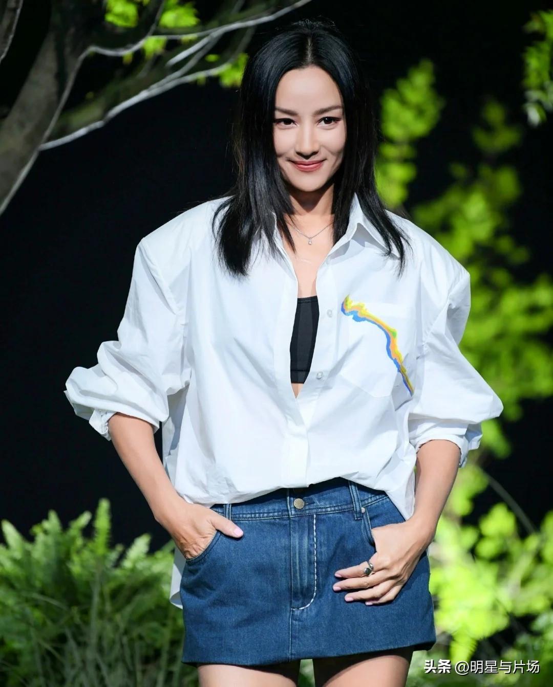 54岁瞿颖大方承认已婚，老公是某航空公司的机长

3月17日，“瞿颖已婚”话题又