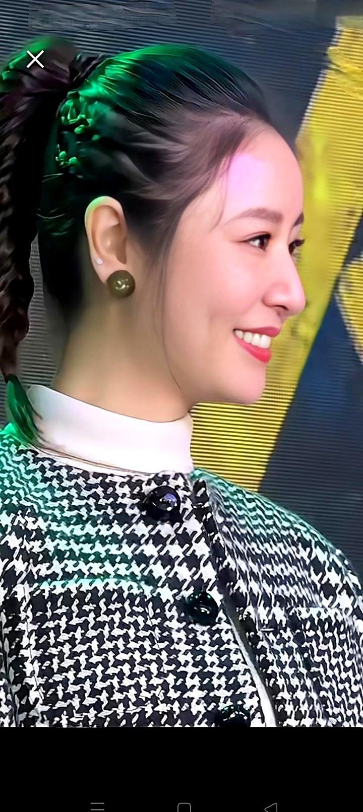 林心如这状态，说她快五十了谁信？！

当年那个温婉动人的紫薇格格，简直是刻在记忆