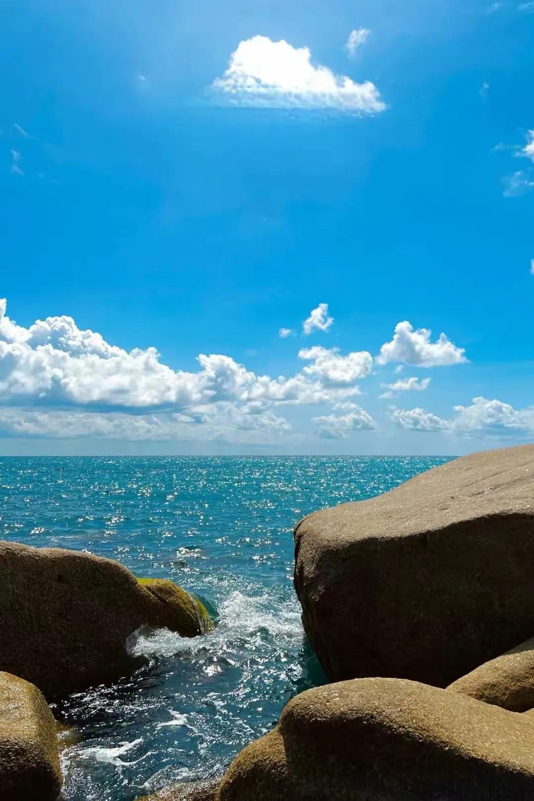 杨振宁九十岁的感言刷爆了朋友圈！
他在感言里提到自己这一生没什么遗憾，这样的心态