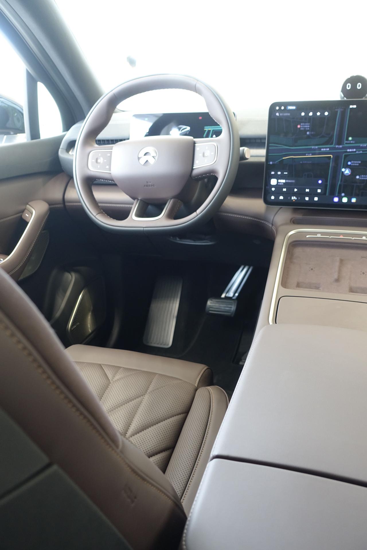 带着BBA车主去看蔚来新ES6，真的该换了
平时我自驾比较多，热衷于发一些出去玩