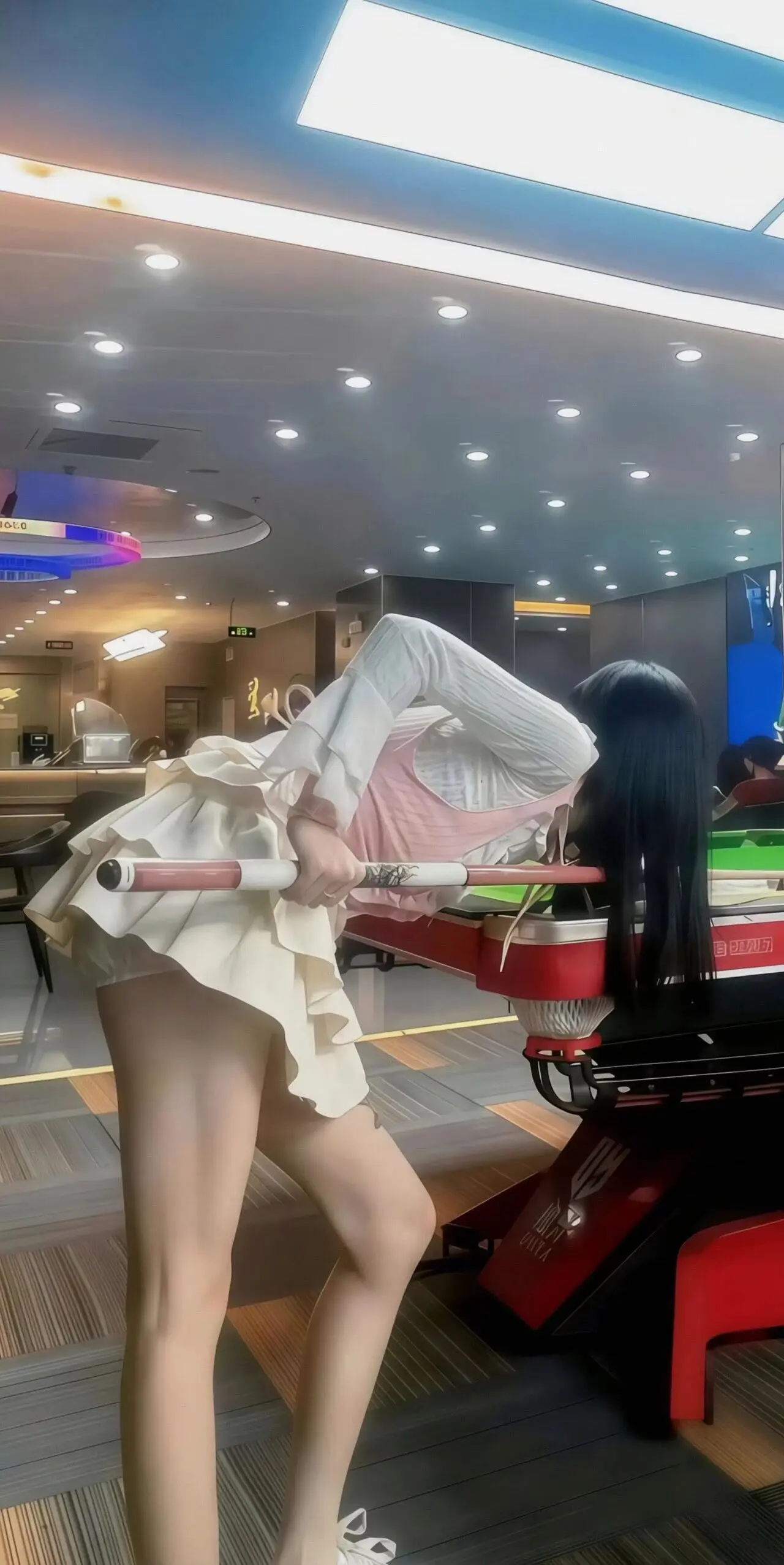 爱打台球的女生 甜妹台球 美女台球 台球只打直球 女生台球爱好者