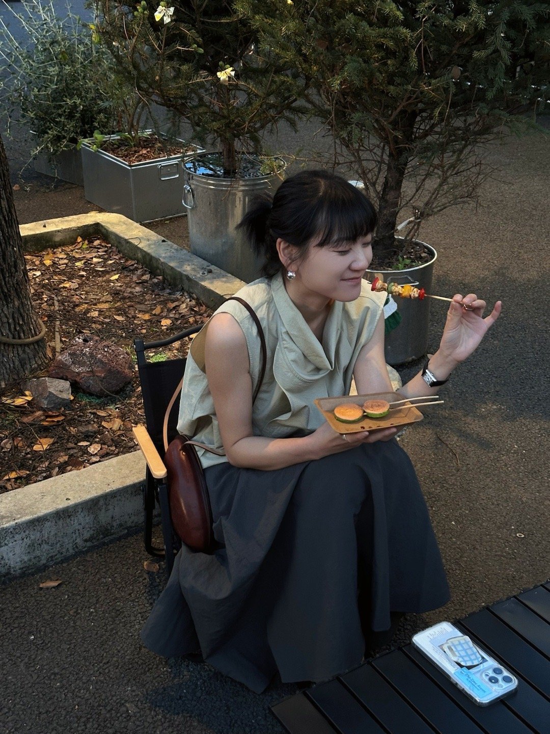 就对经历了一切好事、坏事一路走来的自己，说一声“今后也好好努力吧”，好好地疼爱自