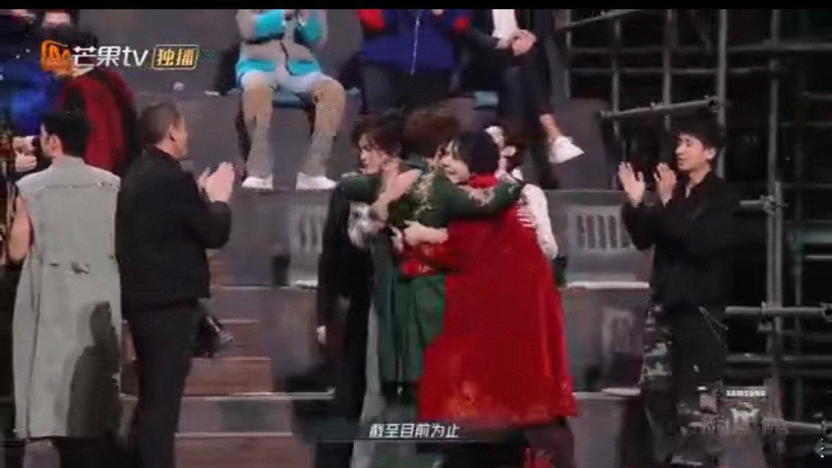 #徐海乔第一赢了两个成团名额#徐海乔成功拿下第一，为阵营竞得两个成团名额，实力局