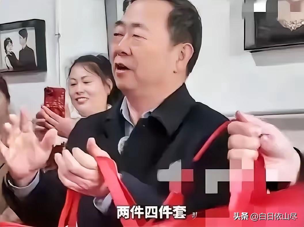 近日，山东梁山县的一场婚礼震惊全网，因为婚礼当天，政府工作人员亲自上门送祝福，并