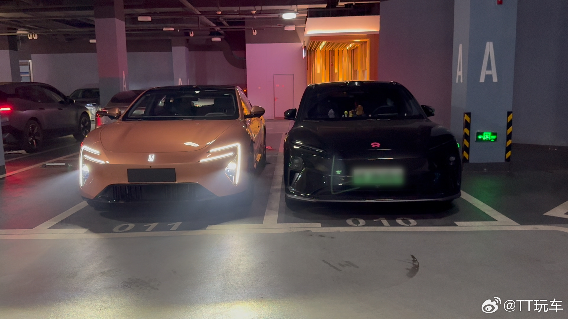 阿维塔06T 停在了蔚来et5t 旁边，孰美？