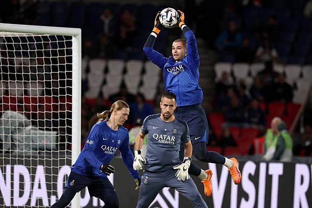 大巴黎点球大战为何这么神？揭秘神奇的“毛巾教练”