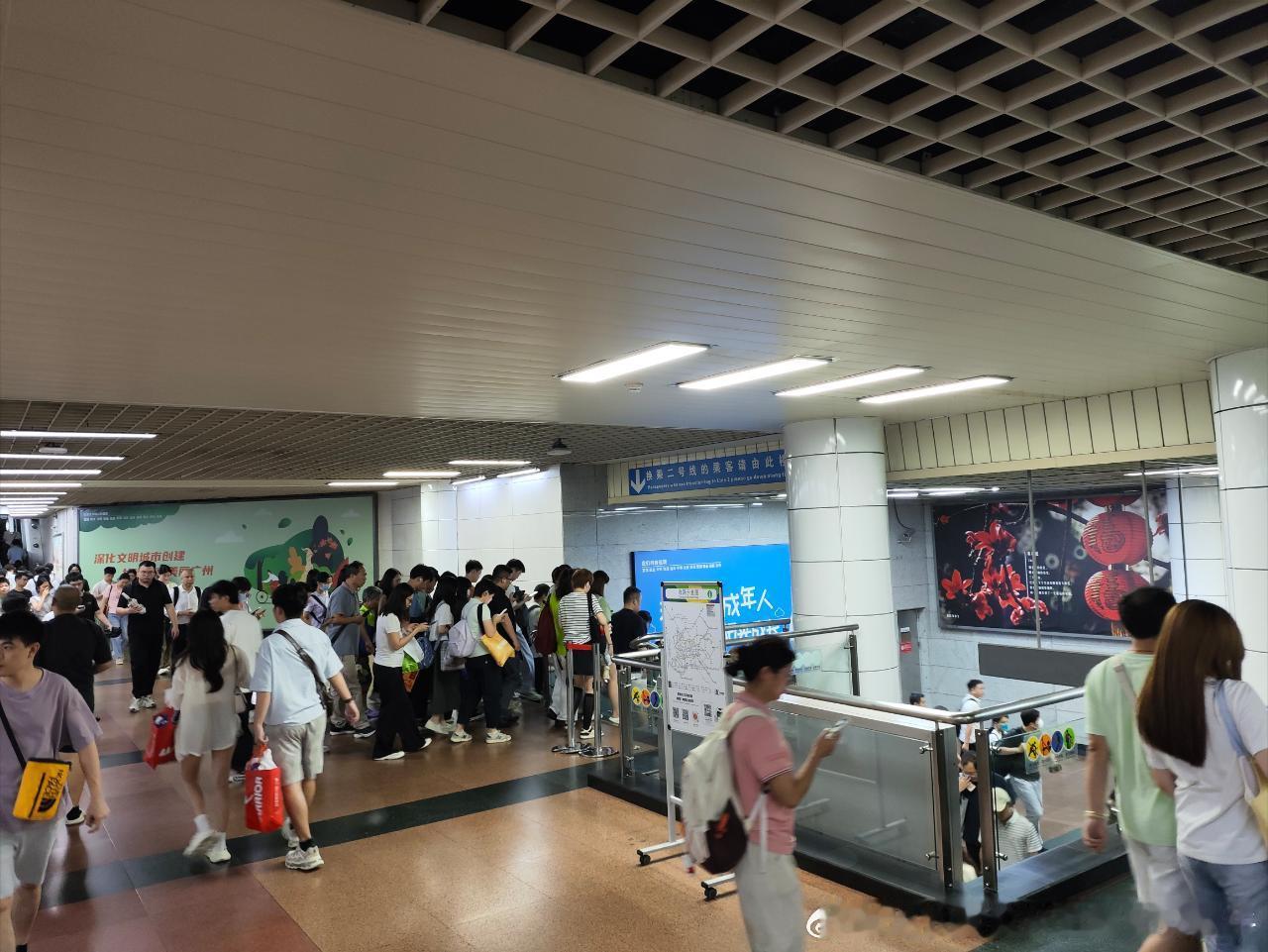 广州地铁网友：2026年6月8日（周一，2026年高考第二天，广州阴有中到大雨，