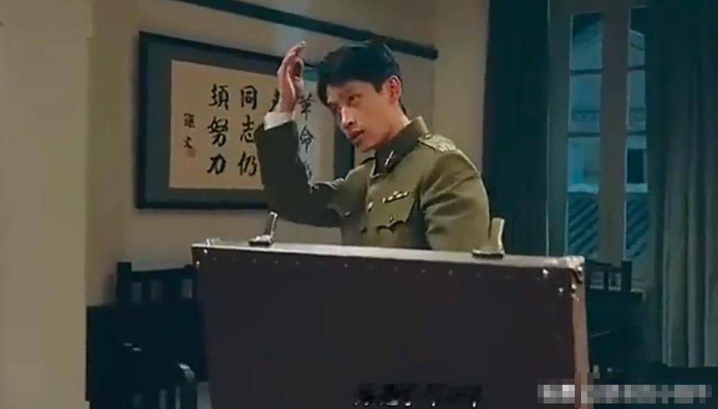 导演杨亚洲说：“在拍摄《沉默的荣耀》时，每次但凡有魏晨的戏，我们就得做好一遍又一