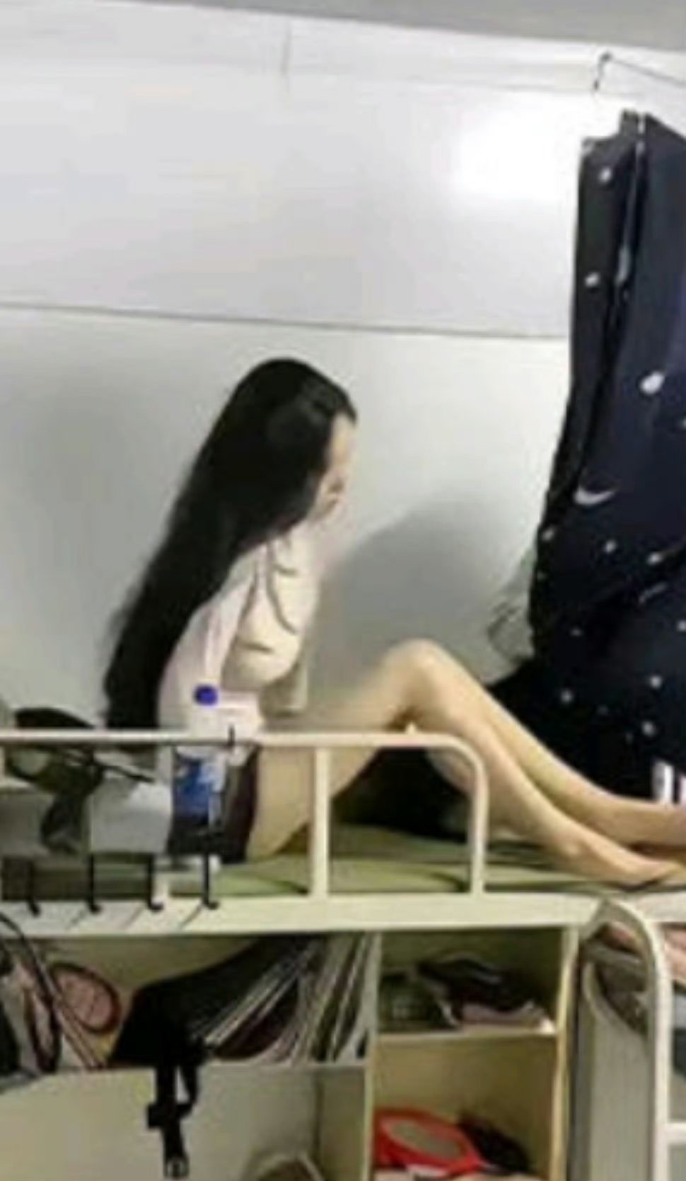 上过大学都懂得这个床铺的含金量吧 