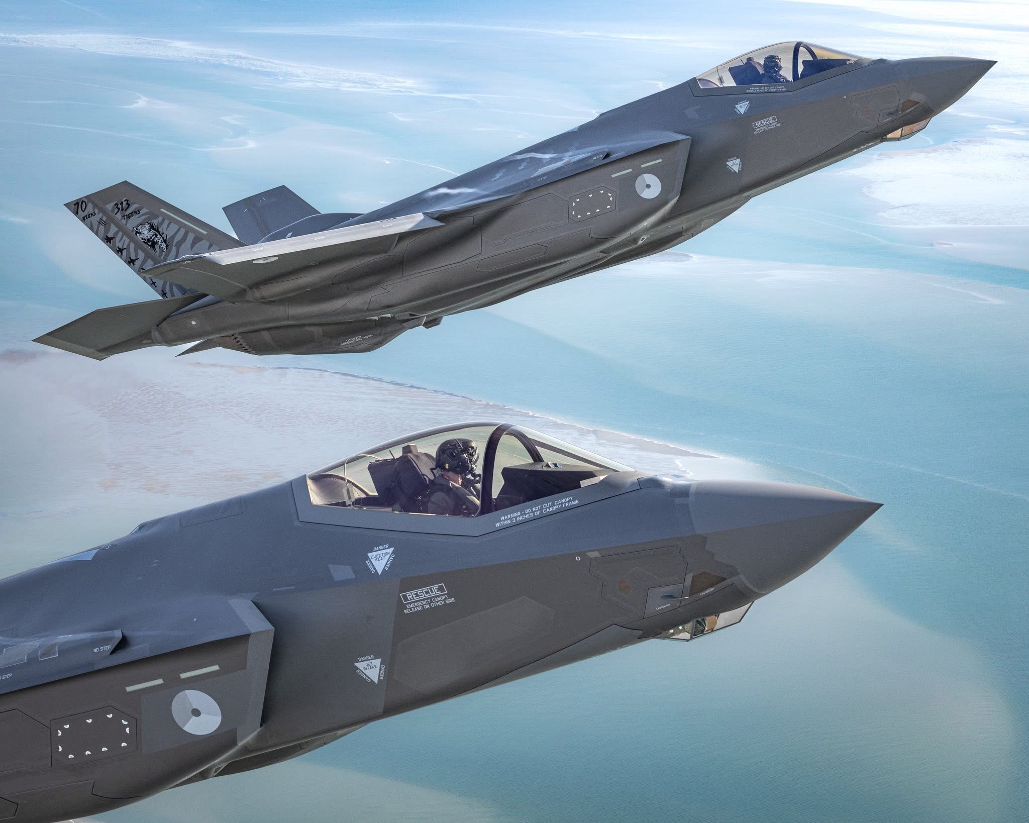 荷兰空军（RNLAF）F35A和F16A空对空摄影今日肥电今日战隼 好图分享荷兰