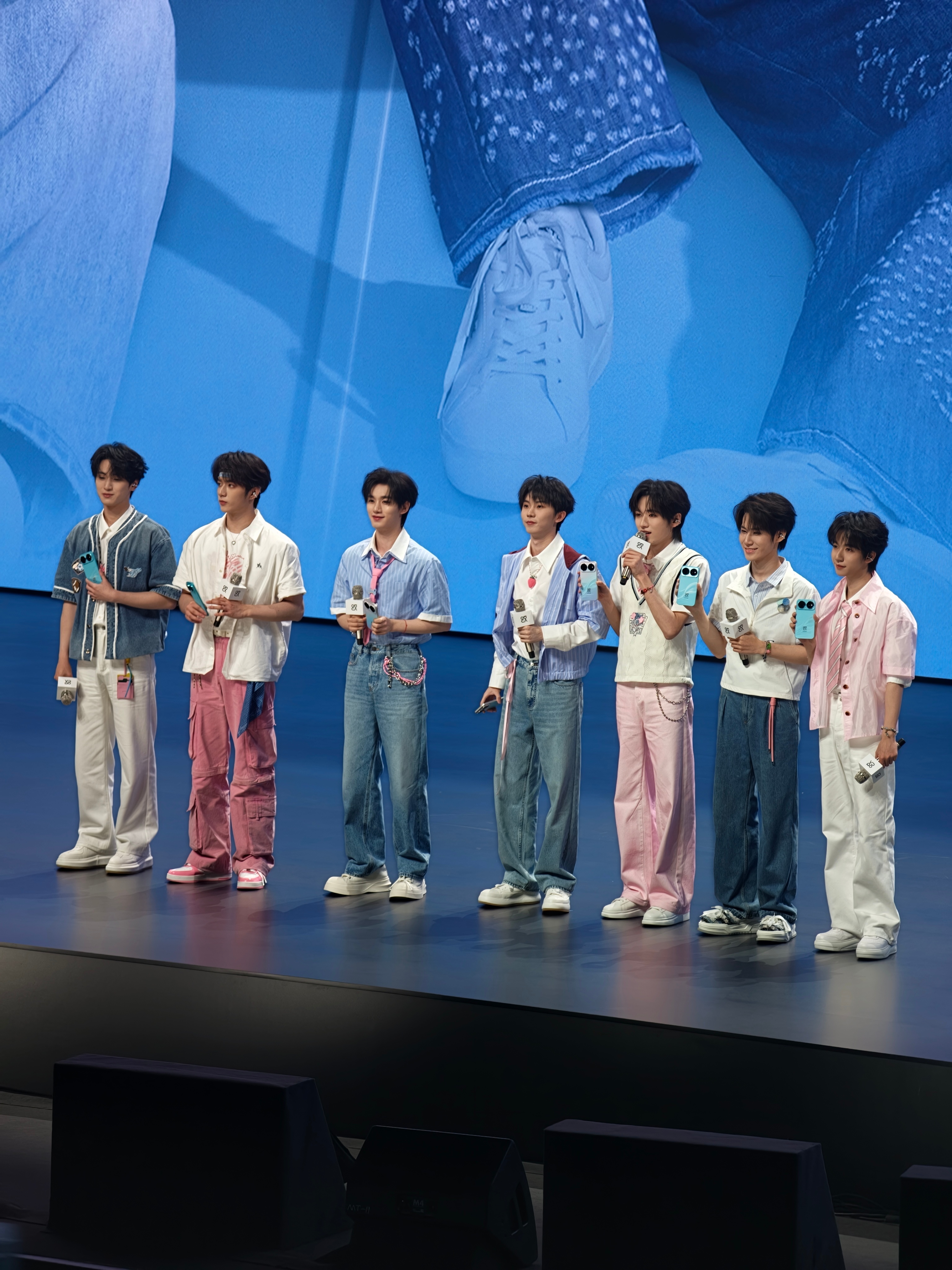 时代少年团Live动图（这个顺位对么）时代少年团亮相华为发布会 时代少年团 成都
