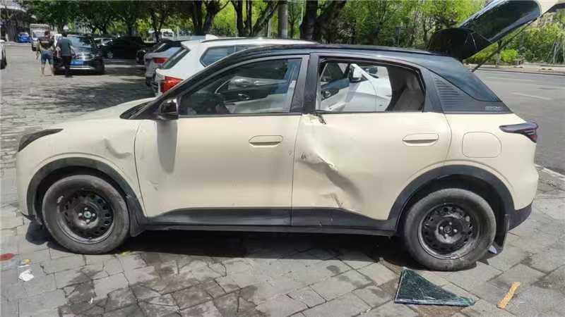 重庆的滕大哥遇到了糟心的事，他今年4月底提了一台新车，销量很高的吉利星愿，非常开