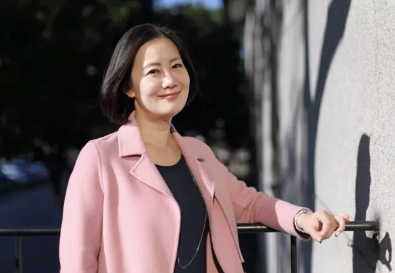 笑死了，吴思瑶今（2）日在参加某活动时爆料，沈伯洋“窜访”美国期间，一直穿着防弹