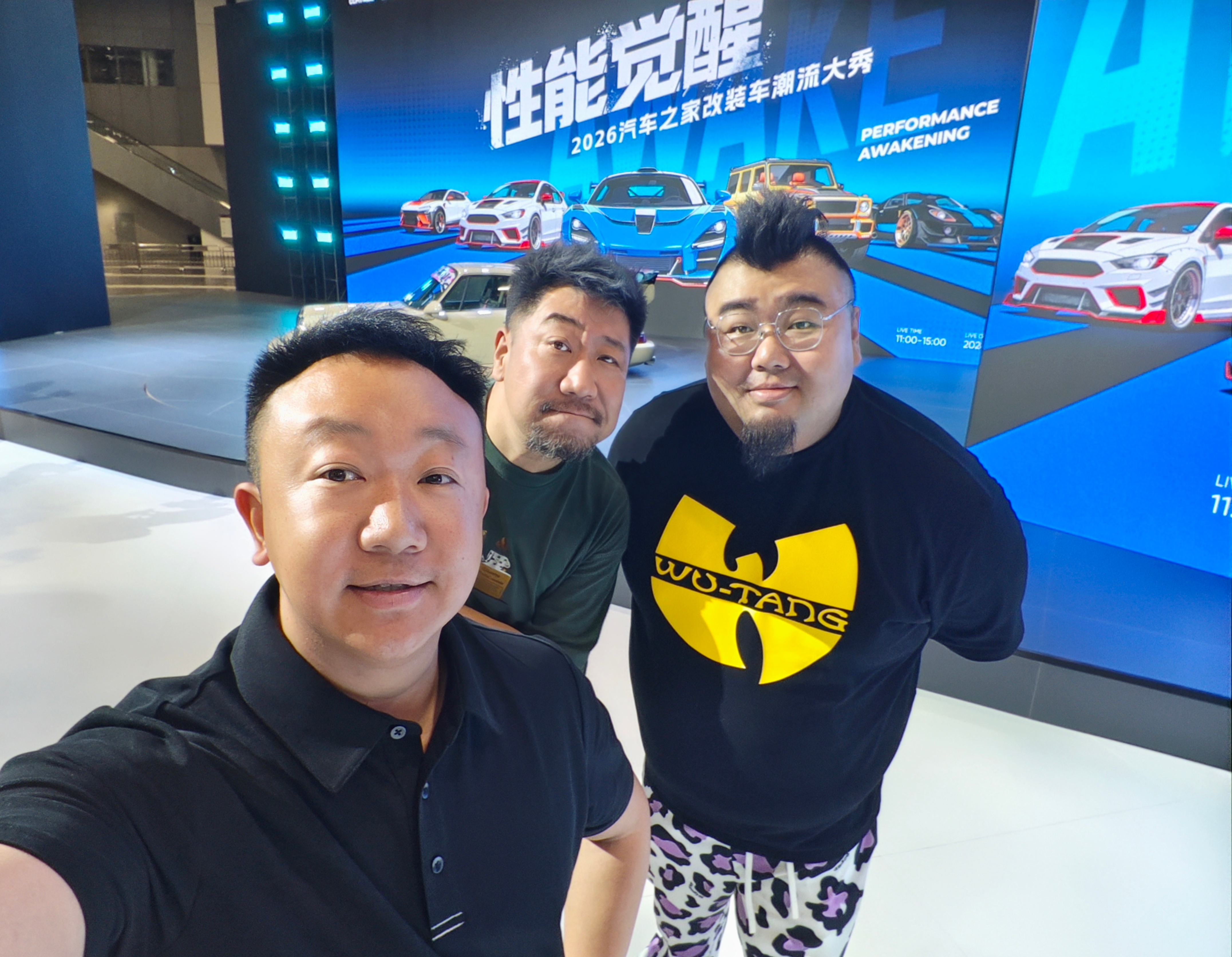 感谢好朋友们的助力汽车之家改装秀搭建明天改装展9号馆见11:00-15:00不间