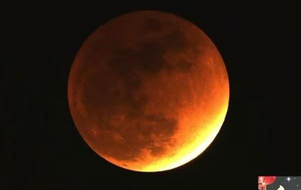 昨天元宵节的月全食太绝了！万家灯火之上，古铜色的“红月亮”缓缓升起，简直是“宇宙