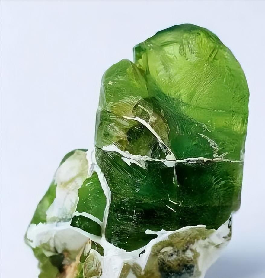 [微风]“你说上交就上交？”2002年天津一男子花了10年，捡了600多块蛟河橄