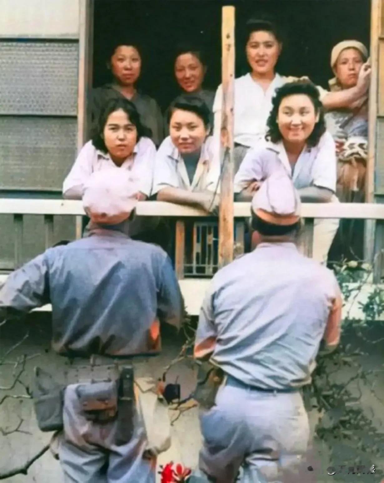 美军占领日本之后，最欢迎他们的人是谁啊？答案也许很简单，也许很滑稽，就是照片上这