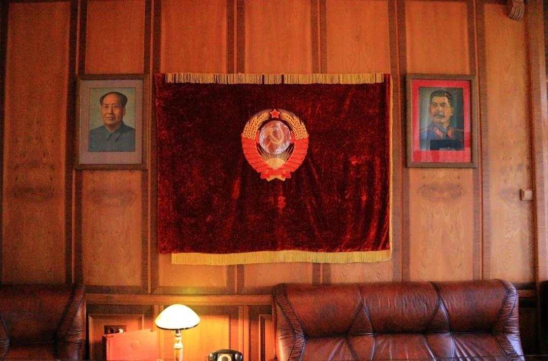 斯大林别墅
以下是您可以在索契的斯大林别墅找到的内容
斯大林 毛澤東 中俄友谊 