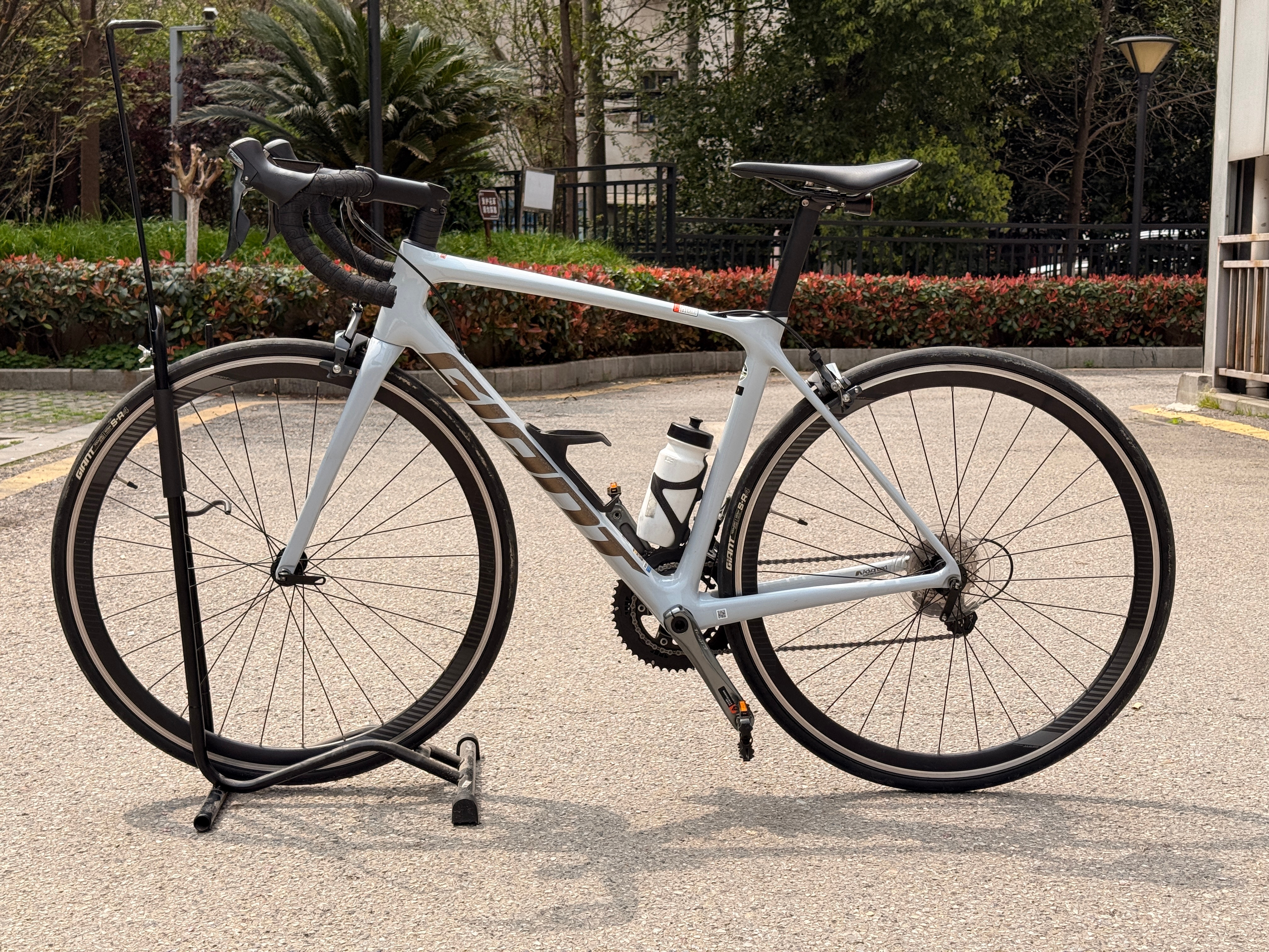 喜提新车了！！！新能源免购置税全景天窗，360倒车影像，真皮座椅百公里俩馒头