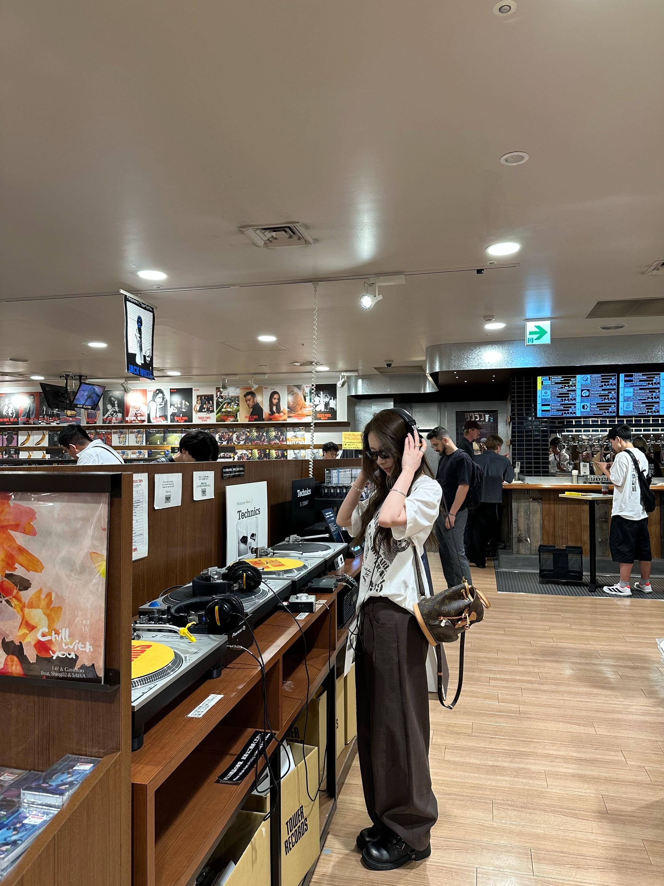 TowerRecords 涩谷。终于到全亚洲最大的唱片店来打卡啦💽