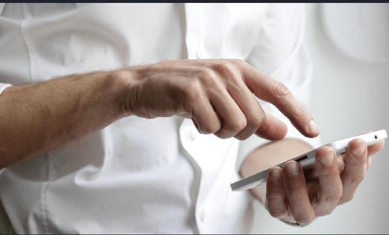 情人节将至，不少人会趁佳节前上网认识新朋友，希望对方陪伴过节，可是心急却有机会误