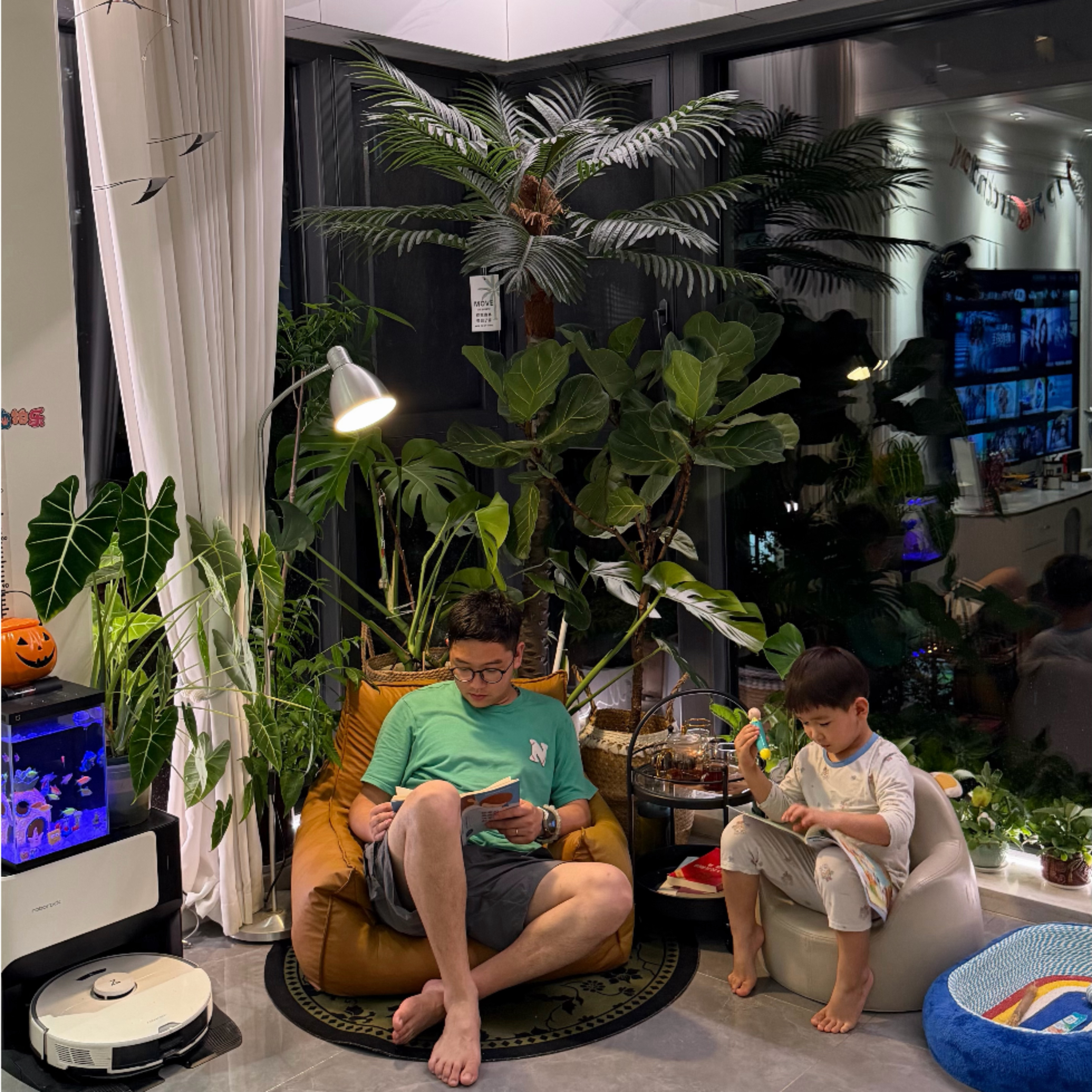 广西广东有特大暴雨别说广东广西了湖北这儿雨也是下了好几天了这不又在下咱俩也没法出