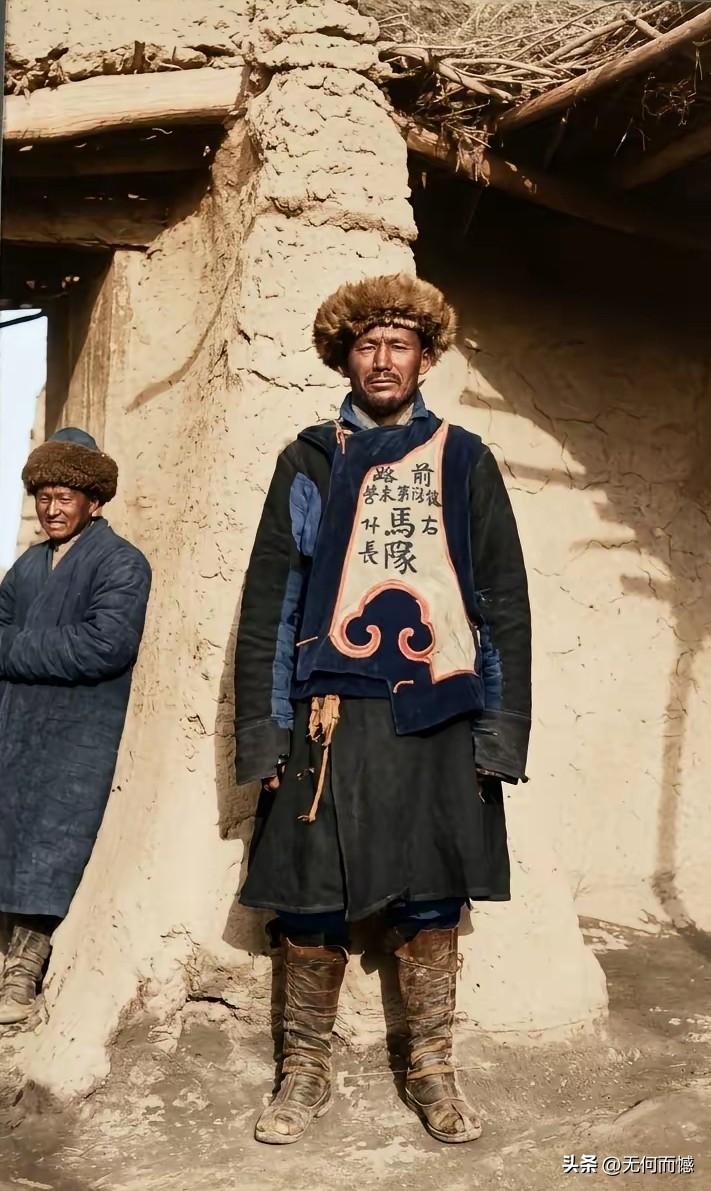 照片中的这个男子，显得特别的高大威猛，目测这个人的身高，至少有1米85以上，这在