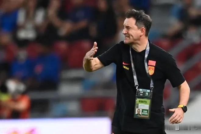 扬科维奇的国足大名单实在看不懂，带四个门将意欲何为？还有一个联赛中没什么亮点，更