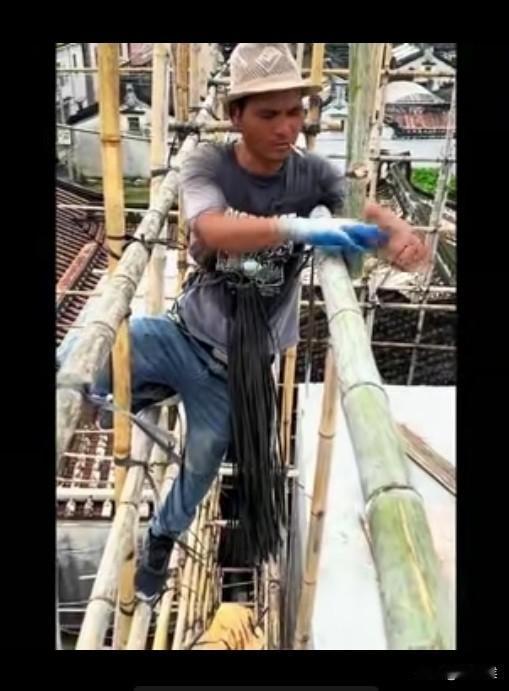 据央视新闻，观察者网11月28日早报，至今，香港大浦宏福苑大火已导致94人遇难，