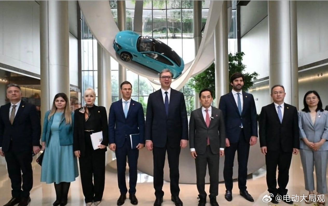 武契奇到小米汽车工厂参访 小米汽车中国新名片