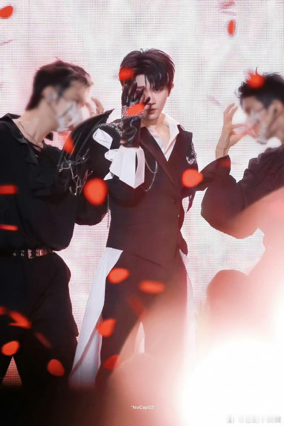 时代少年团马嘉祺丁程鑫宋亚轩刘耀文张真源严浩翔贺峻霖新音出图 好帅的七个人