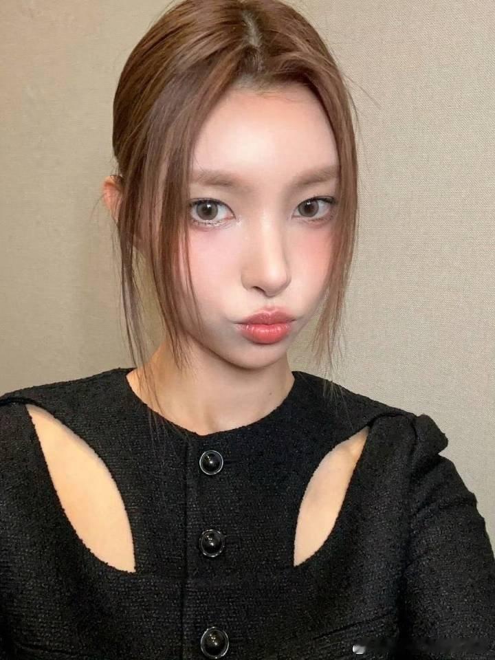 #illit卢玧我被曝霸凌# 粉丝都在让拿出来证据，一直到现在都没有有利的证据，