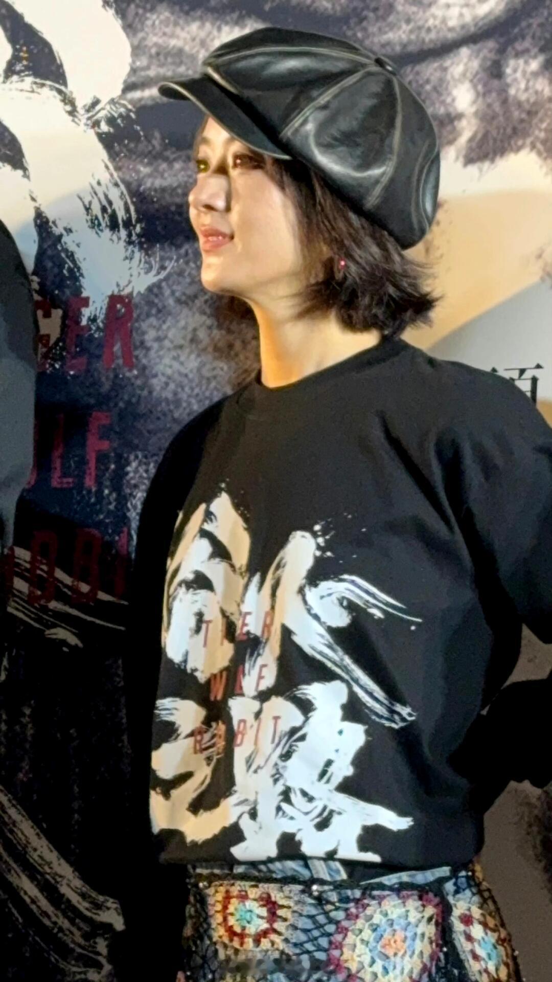 #赵丽颖浴火之路路演生图# 赵演员一站在那就有故事感 ​​​