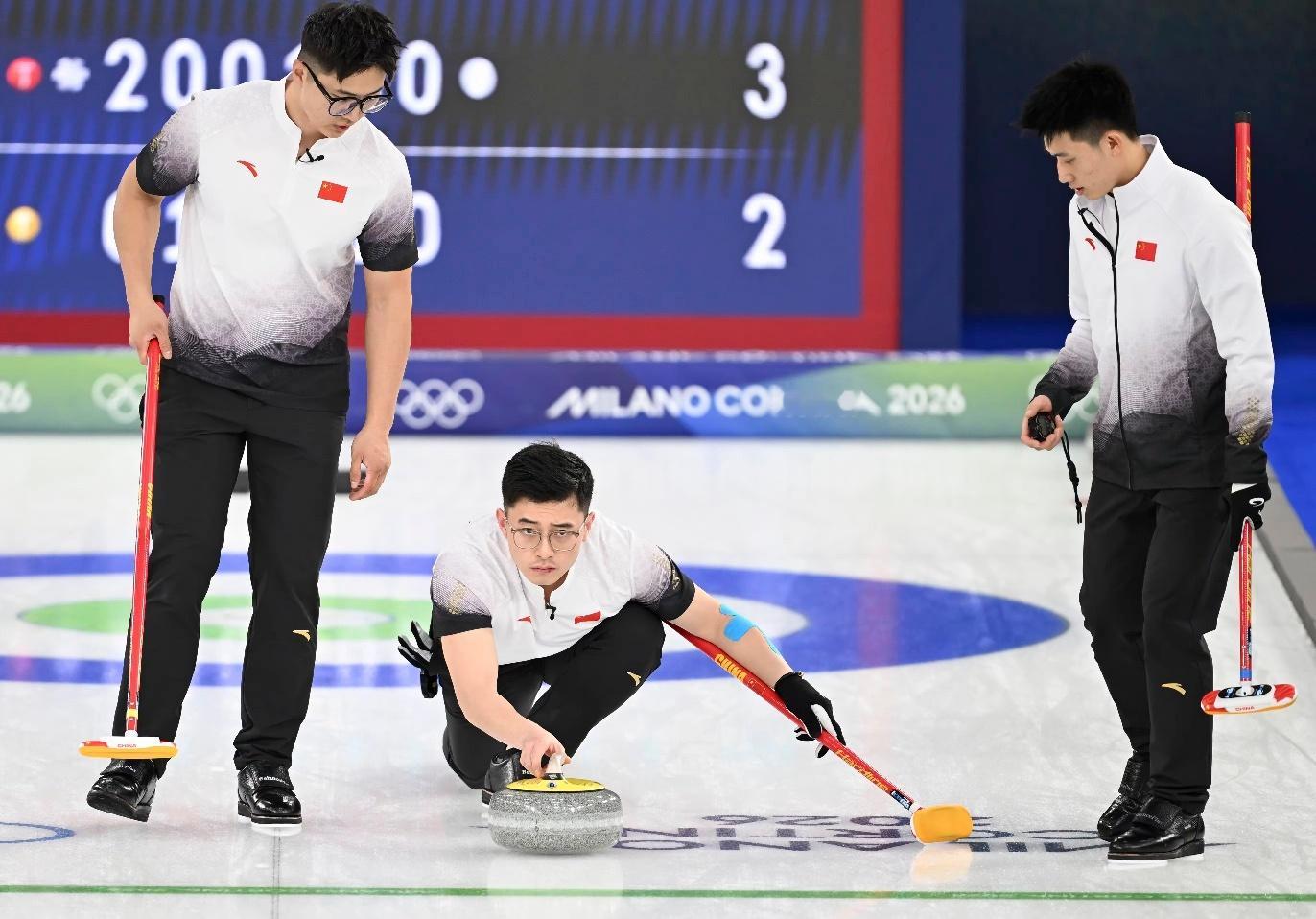 米兰冬奥会 冰壶男子循环赛中，中国队4比6不敌瑞典队，遭遇四连败，排名垫底。厚蓄