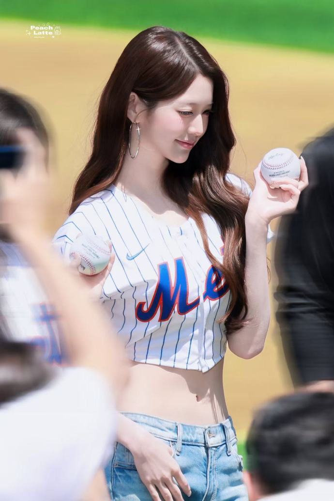 张元英今日MLB开球一分钟不到登美趋1.2，MLB官方将开球视频置顶 ins火速