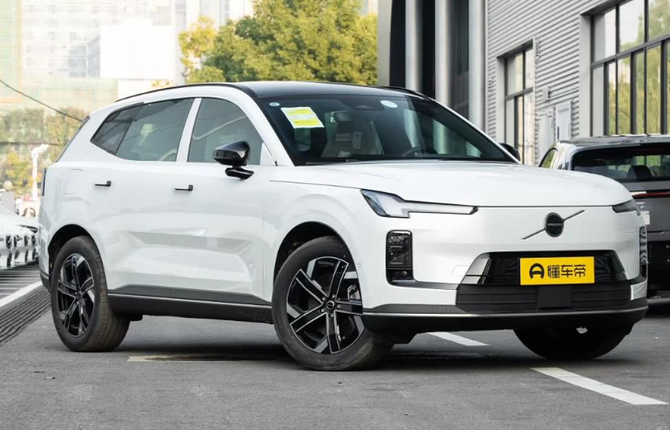 沃尔沃SUV下调14.7万，1.5T插混+三电机四驱宝子们，沃尔沃XC70上市啦